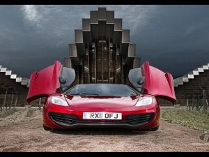 Maclaren MP 4-12C specs